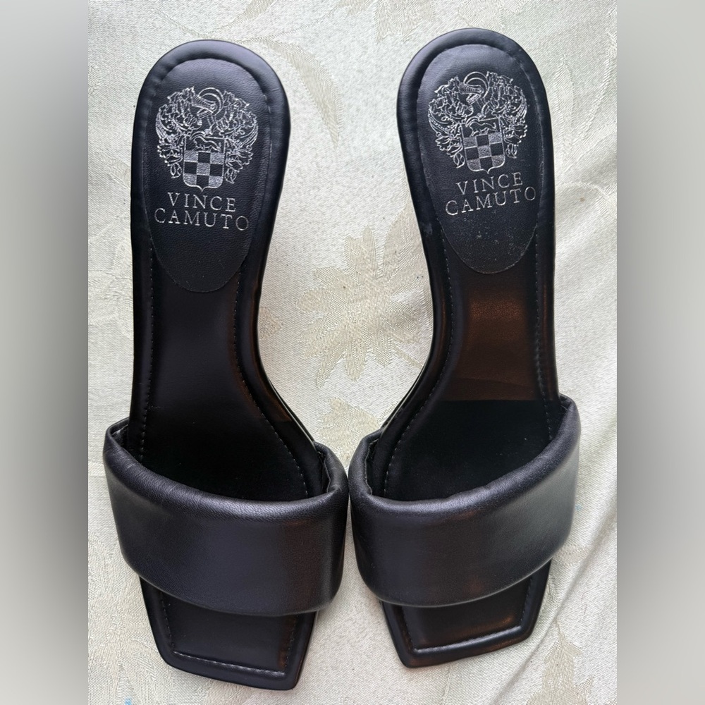 Vince Camuto Vernani size 8 Black Women's Low Heeled Sandals